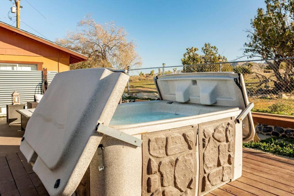 Jt'S Star Catcher Cabin - Hot Tub Юкка-Валлі Екстер'єр фото